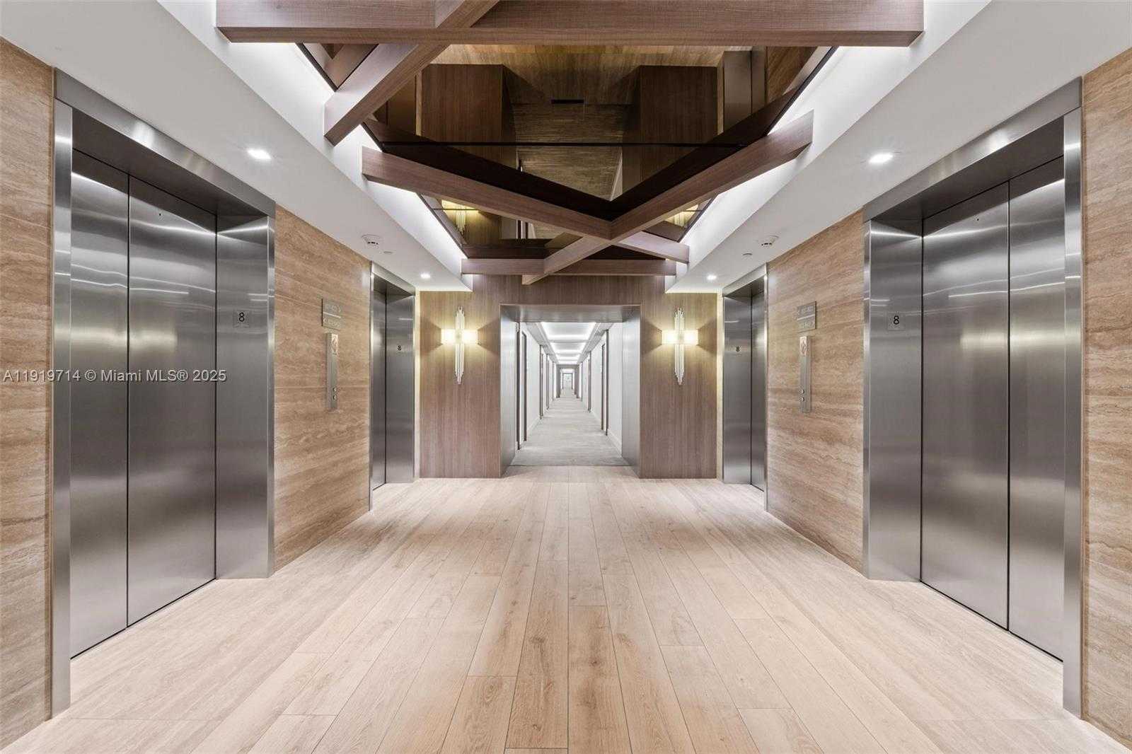 Small Image of 2301 COLLINS AVE #802, Miami Beach Number 4