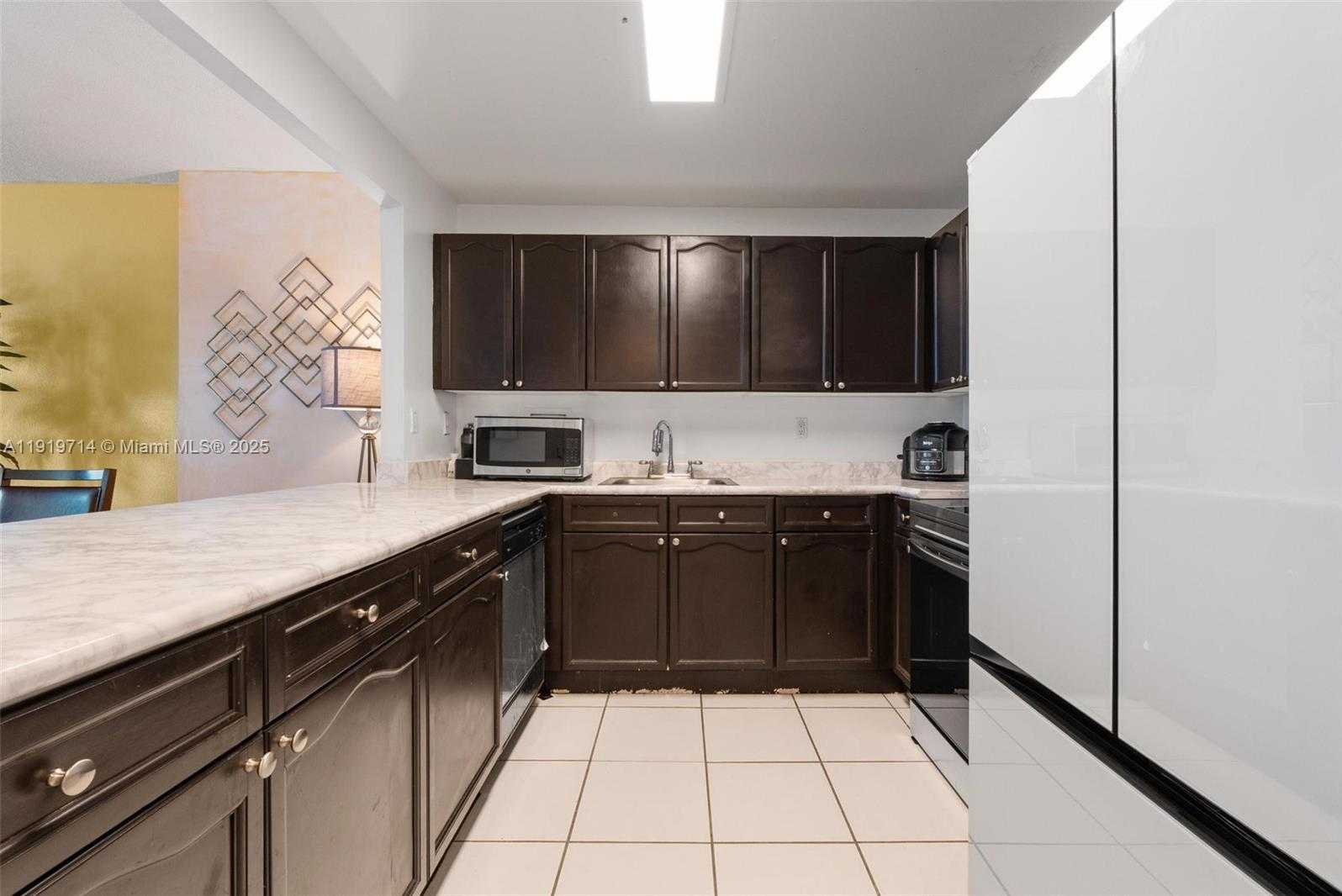 Small Image of 2301 COLLINS AVE #802, Miami Beach Number 9