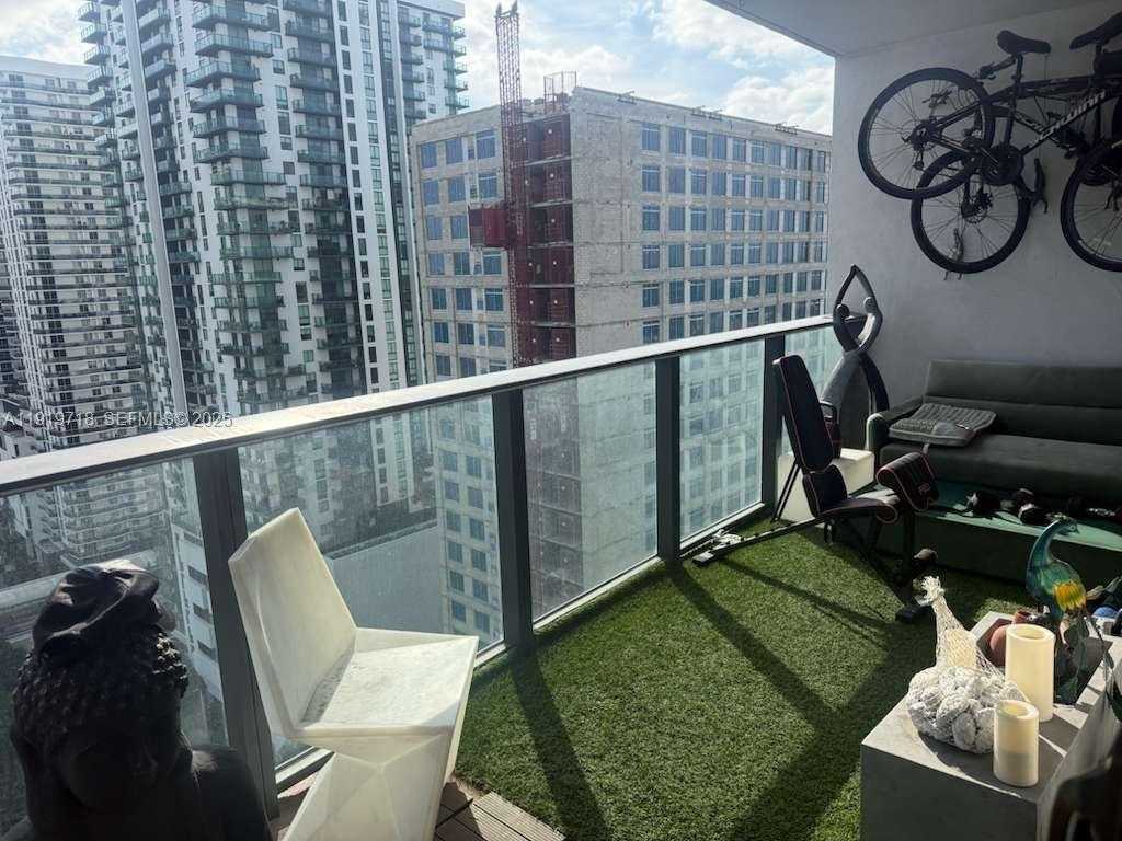 Imagen de Pequeño Objeto