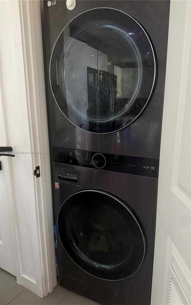 Small Image of 1600 NORTH EAST 1ST AVE #2009, Miami Number 6