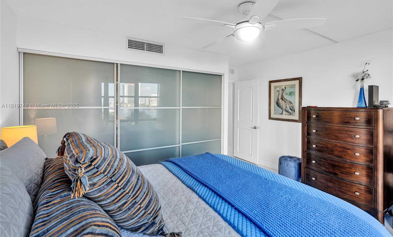 Imagen de Pequeño Objeto