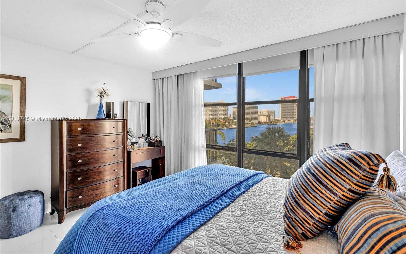 Imagen de Pequeño Objeto