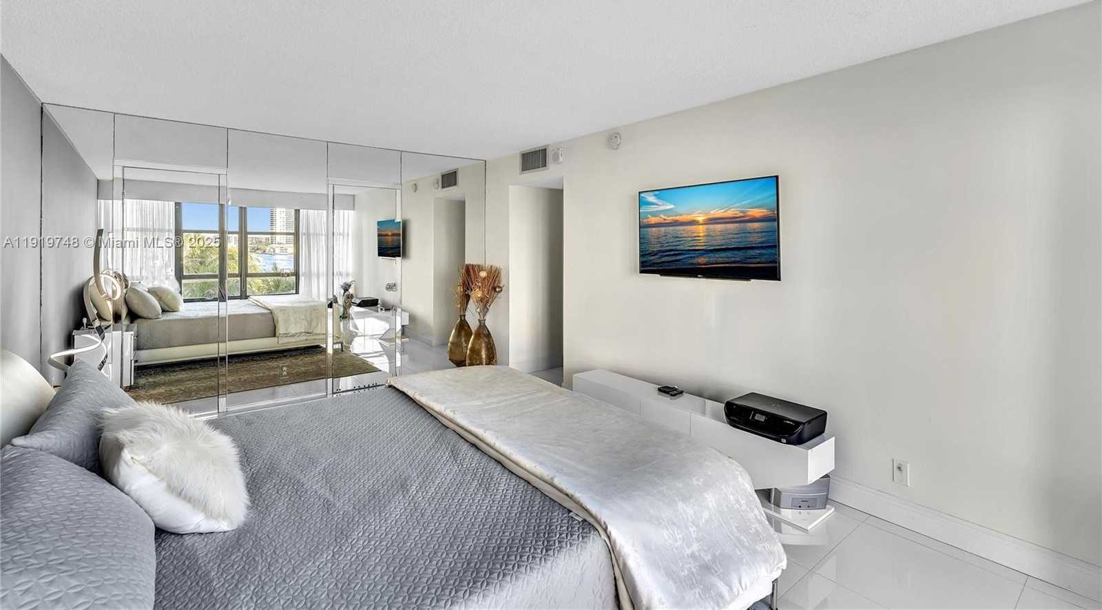 Imagen de Pequeño Objeto