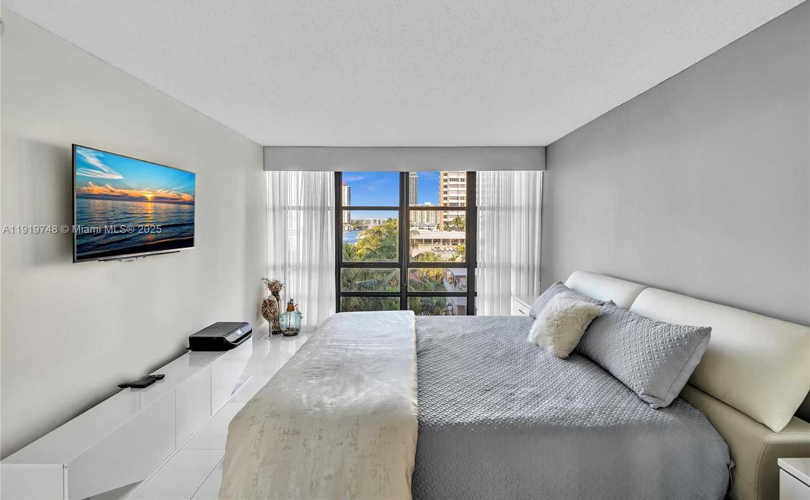 Imagen de Pequeño Objeto