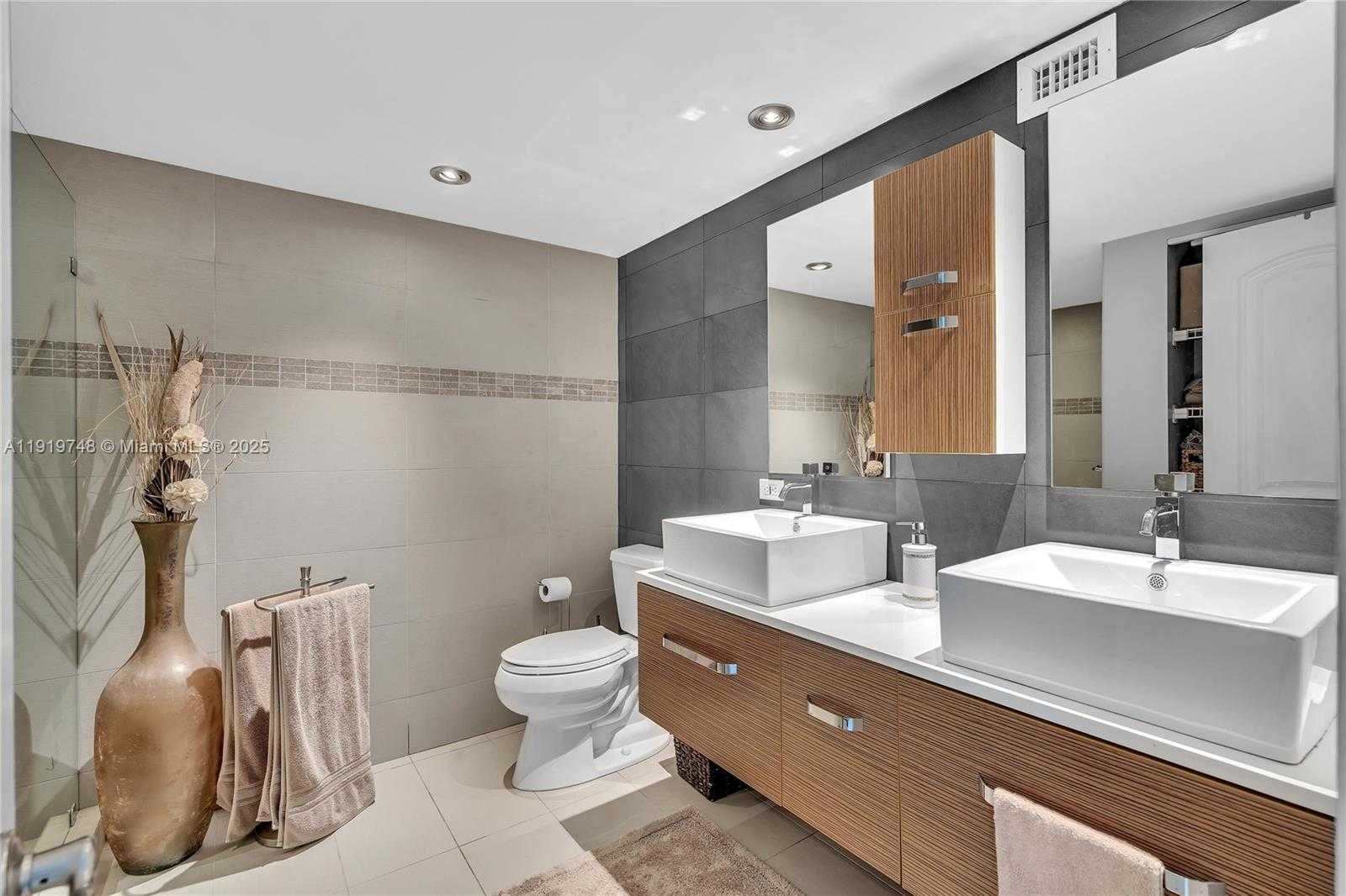 Imagen de Pequeño Objeto