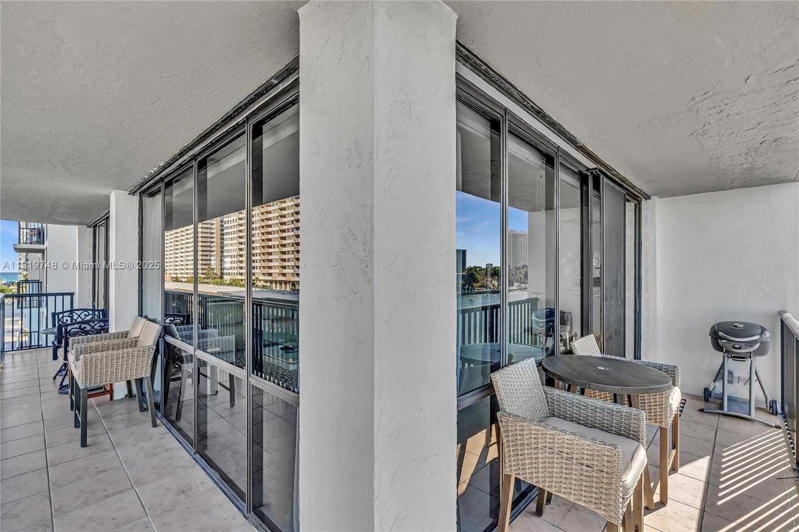 Imagen de Pequeño Objeto