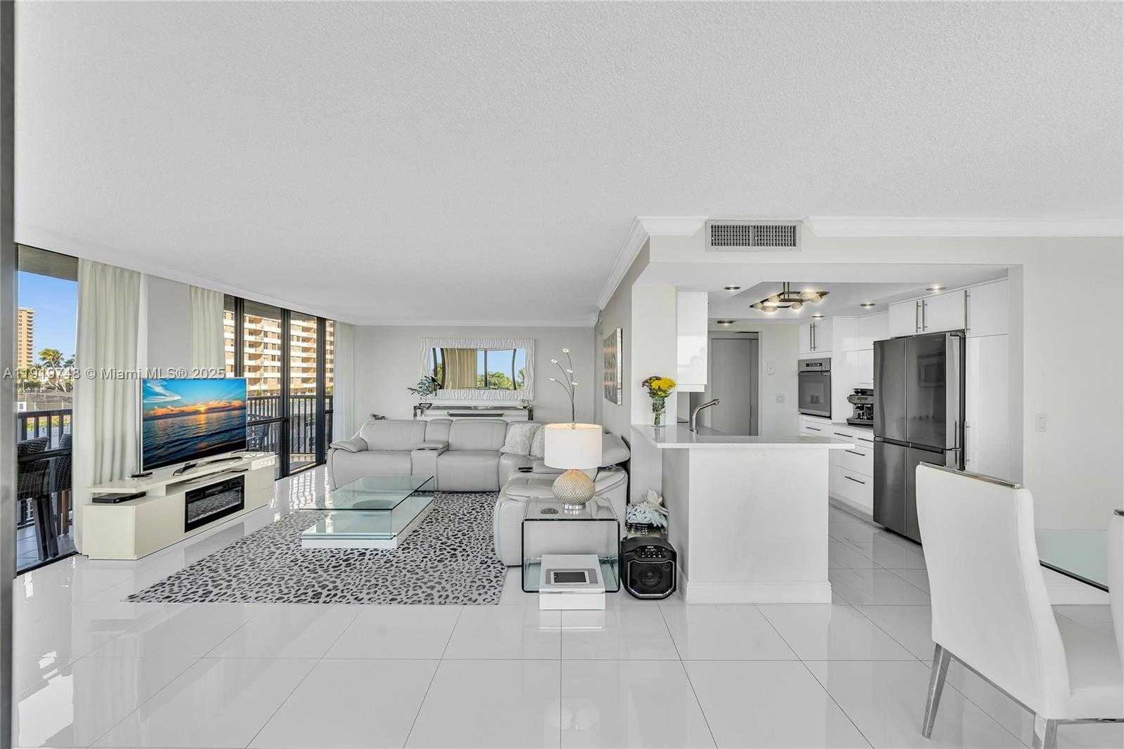 Imagen de Pequeño Objeto