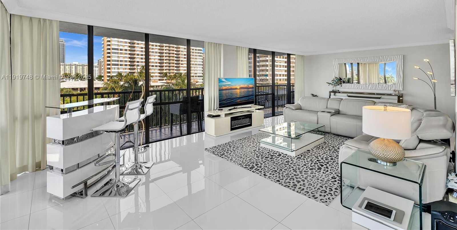 Imagen de Pequeño Objeto