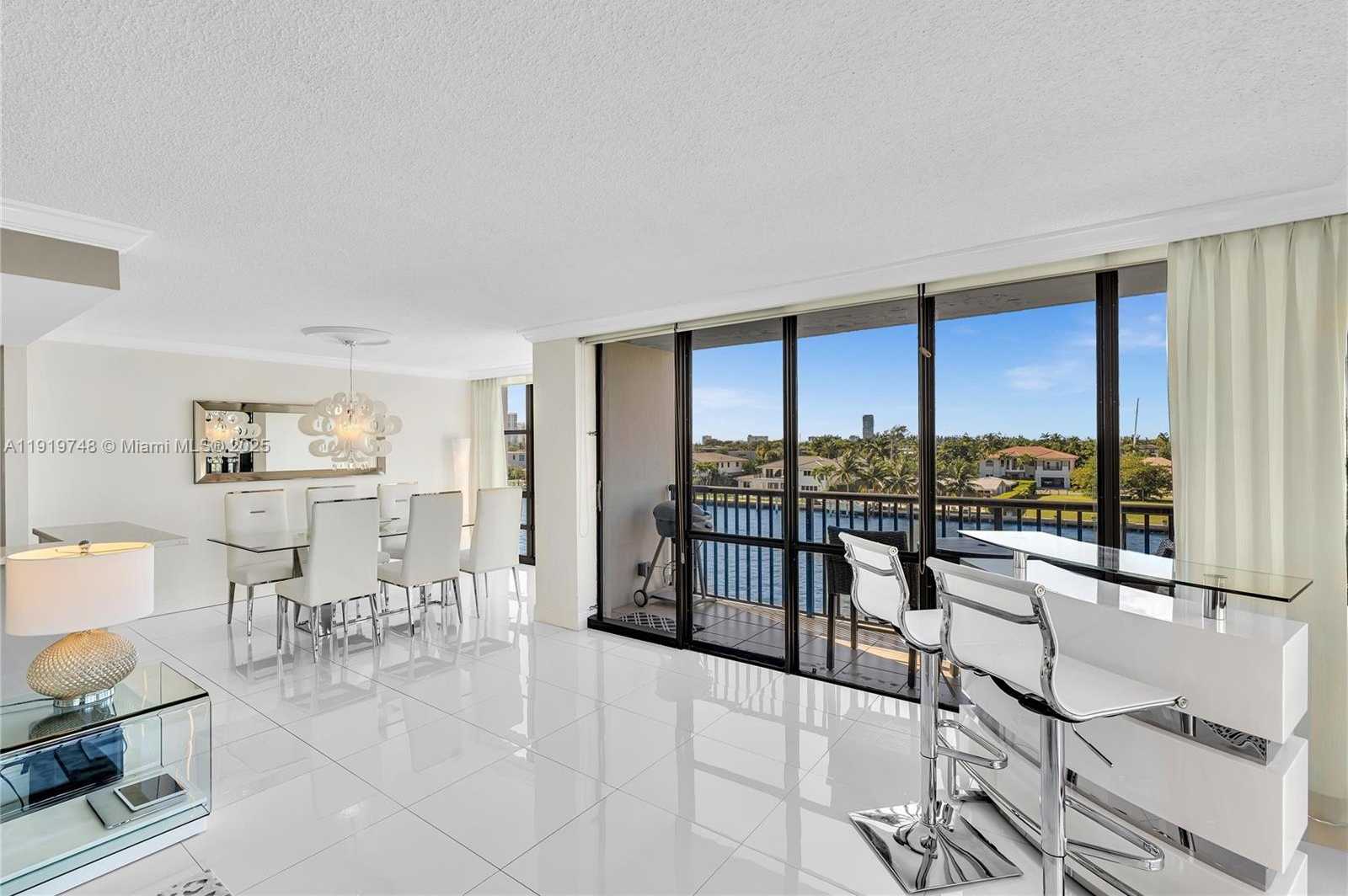 Imagen de Pequeño Objeto