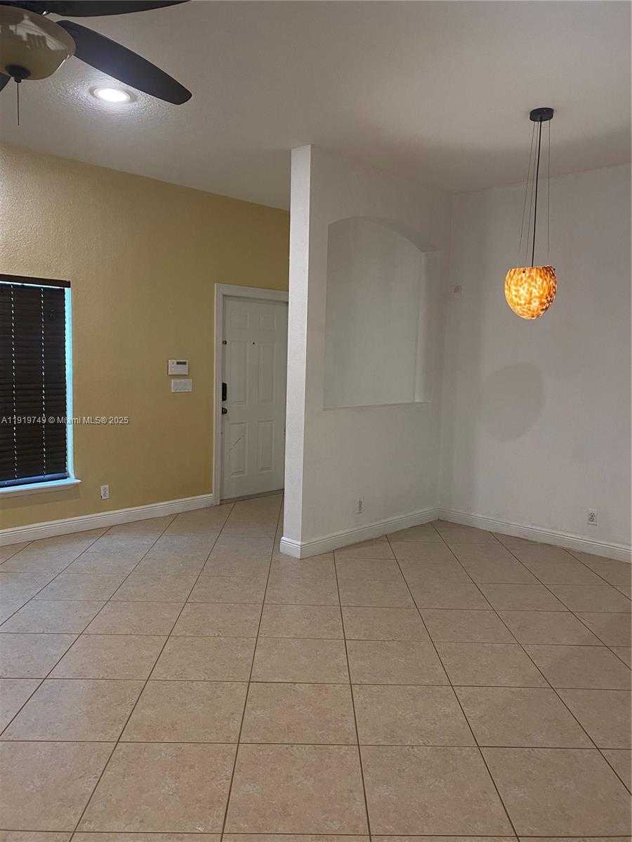 Small Image of Miramar Number 11