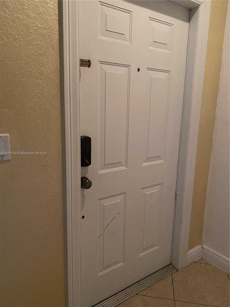 Small Image of Miramar Number 13