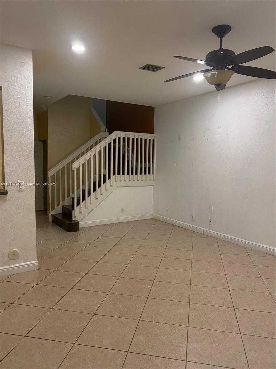 Small Image of Miramar Number 16