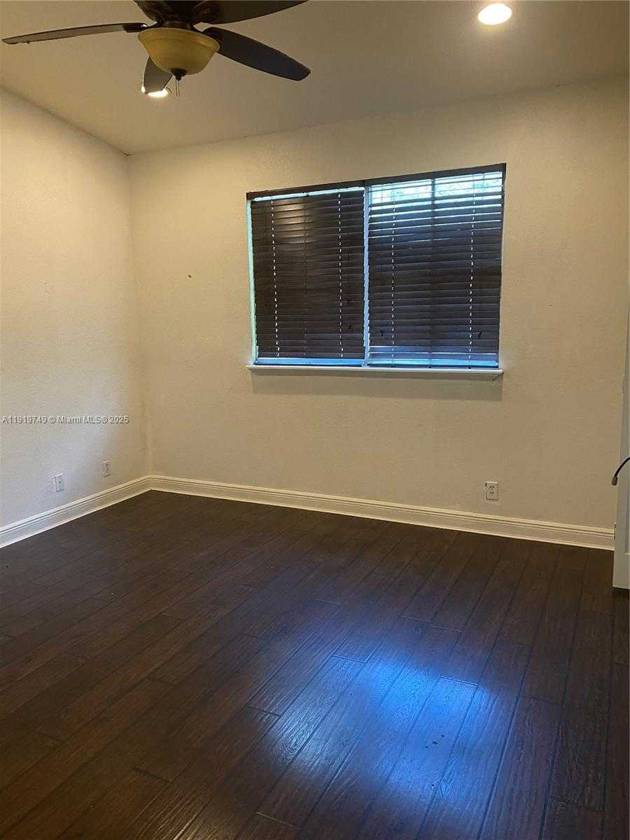 Small Image of Miramar Number 20