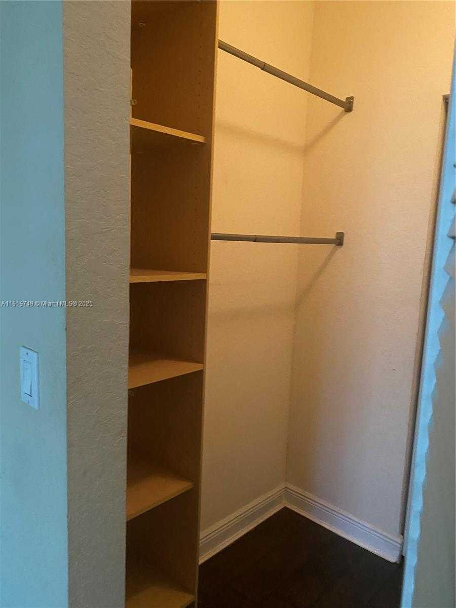 Small Image of Miramar Number 25