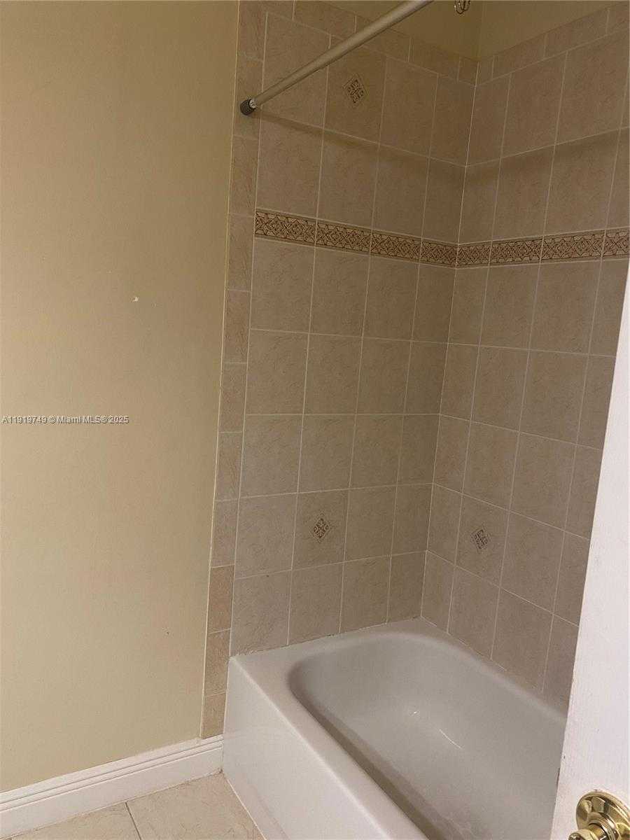 Small Image of Miramar Number 30