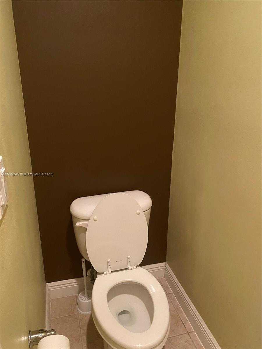 Small Image of Miramar Number 32