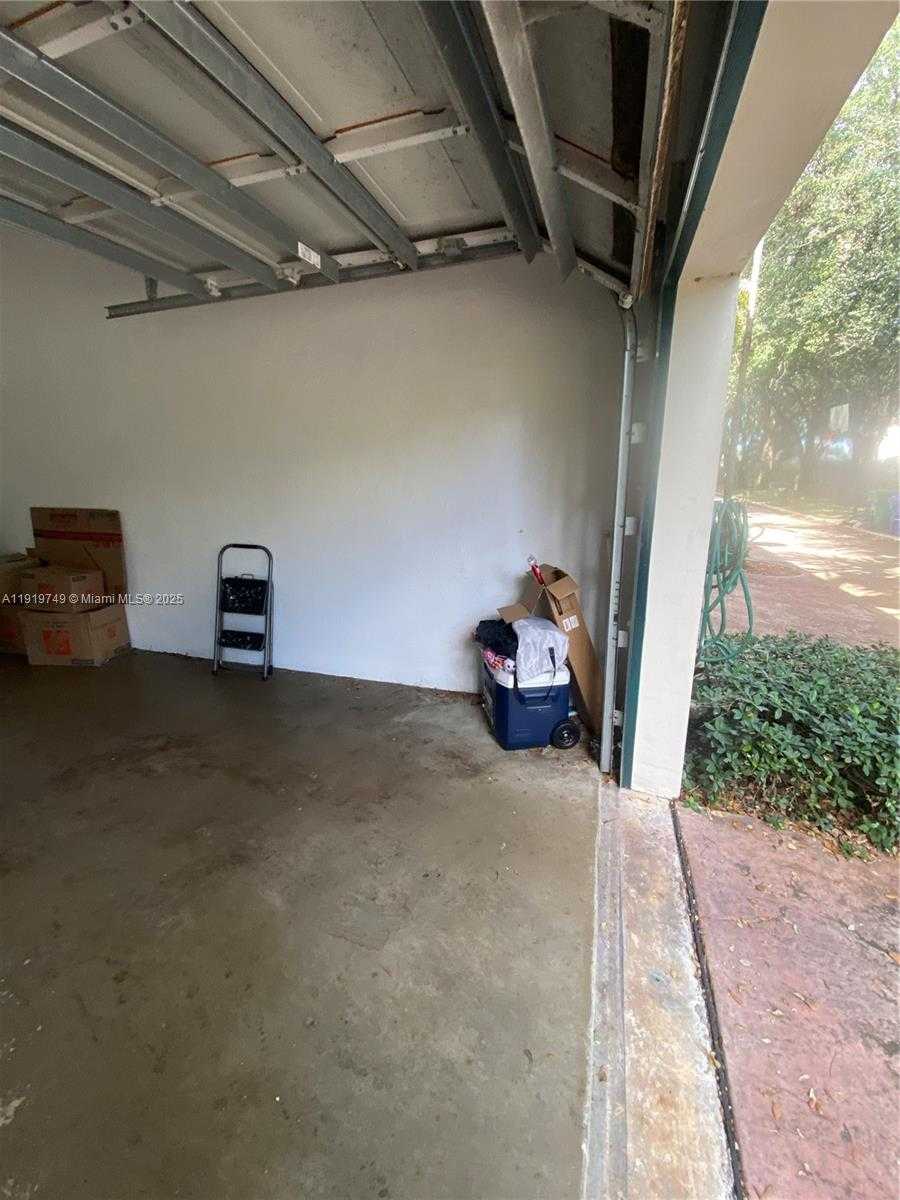 Small Image of Miramar Number 5