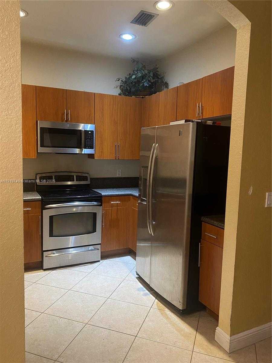 Small Image of Miramar Number 8