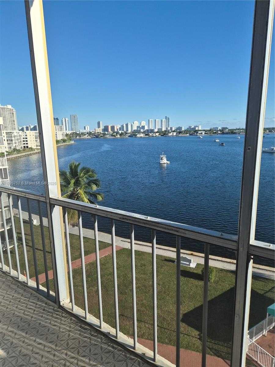 Small Image of 2910 POINT EAST DR #M610, Aventura Number 2