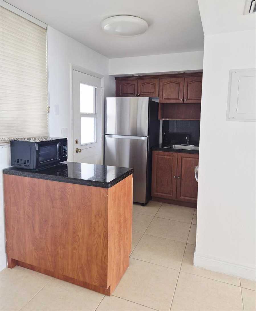 Small Image of 2910 POINT EAST DR #M610, Aventura Number 20