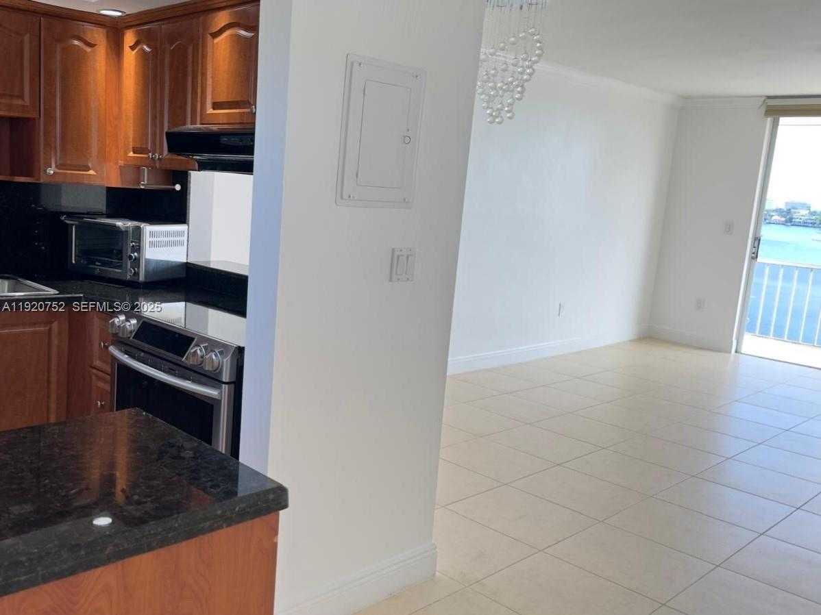 Small Image of 2910 POINT EAST DR #M610, Aventura Number 26