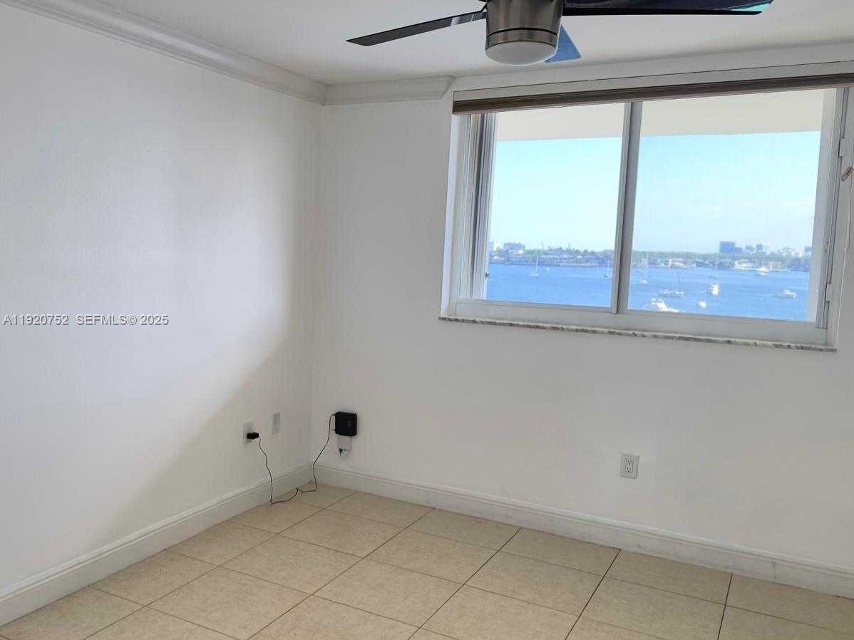 Small Image of 2910 POINT EAST DR #M610, Aventura Number 31