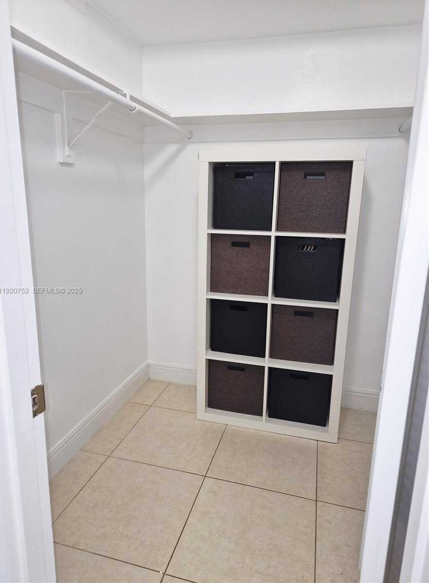 Small Image of 2910 POINT EAST DR #M610, Aventura Number 37