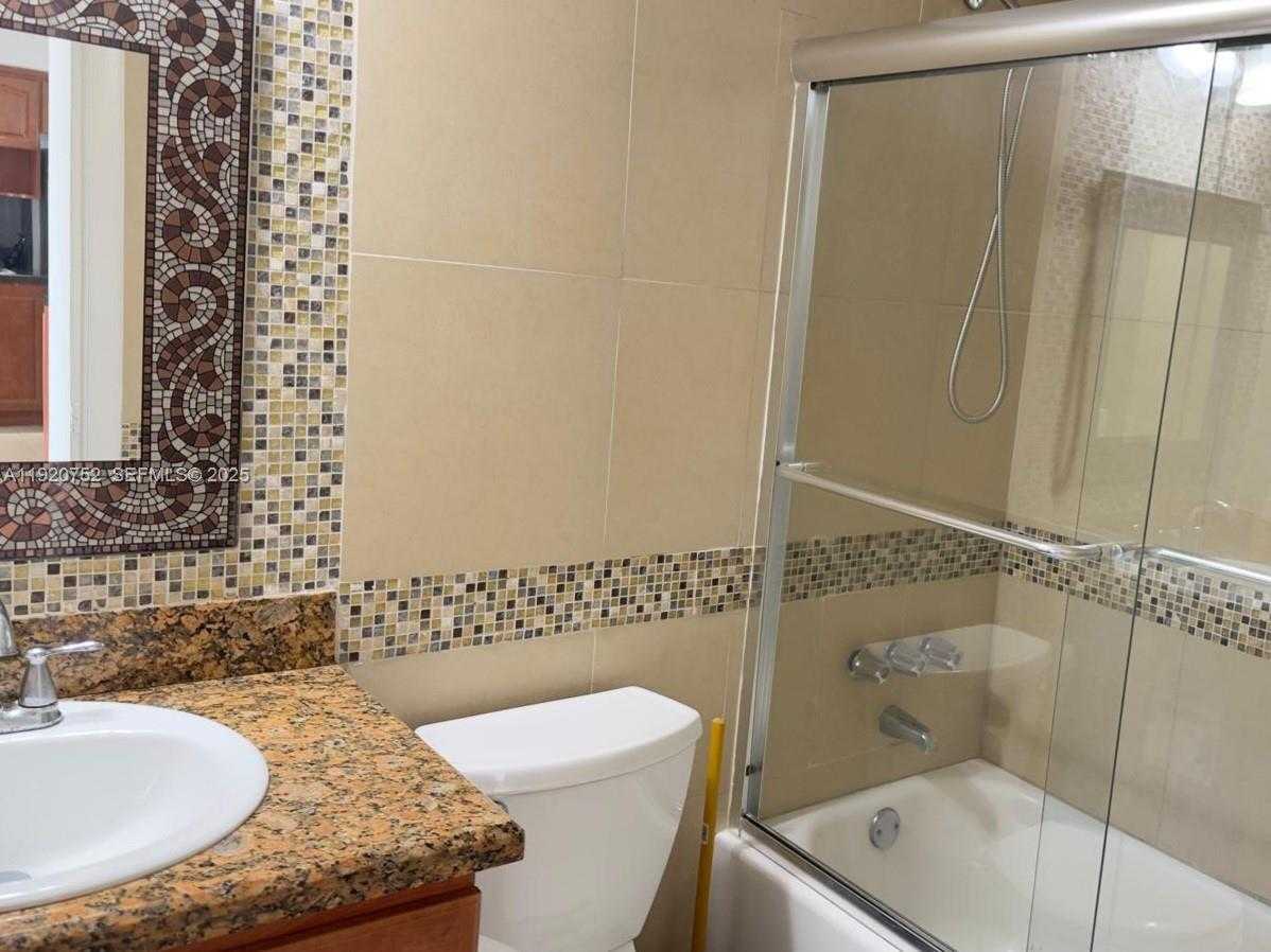 Small Image of 2910 POINT EAST DR #M610, Aventura Number 43