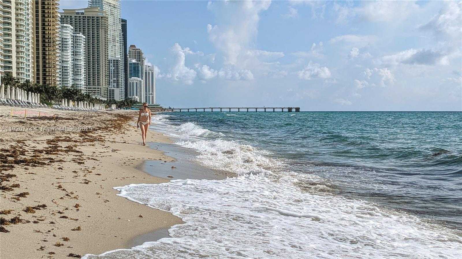 Small Image of 300 BAYVIEW DR #206, Sunny Isles Beach Number 1