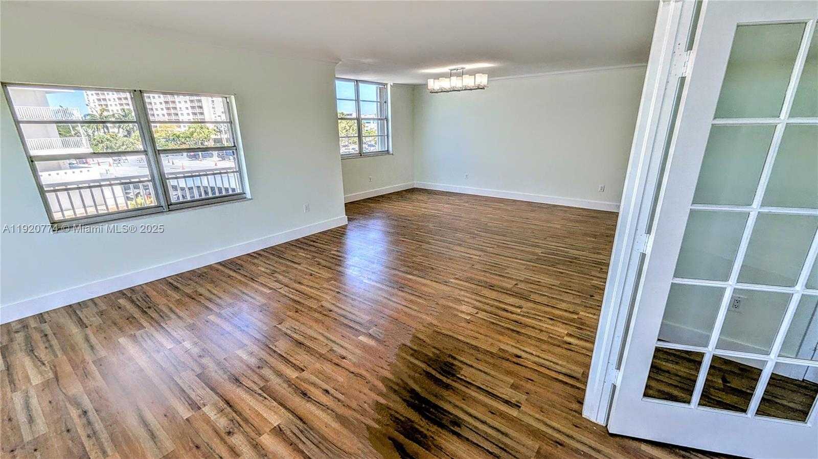 Small Image of 300 BAYVIEW DR #206, Sunny Isles Beach Number 5