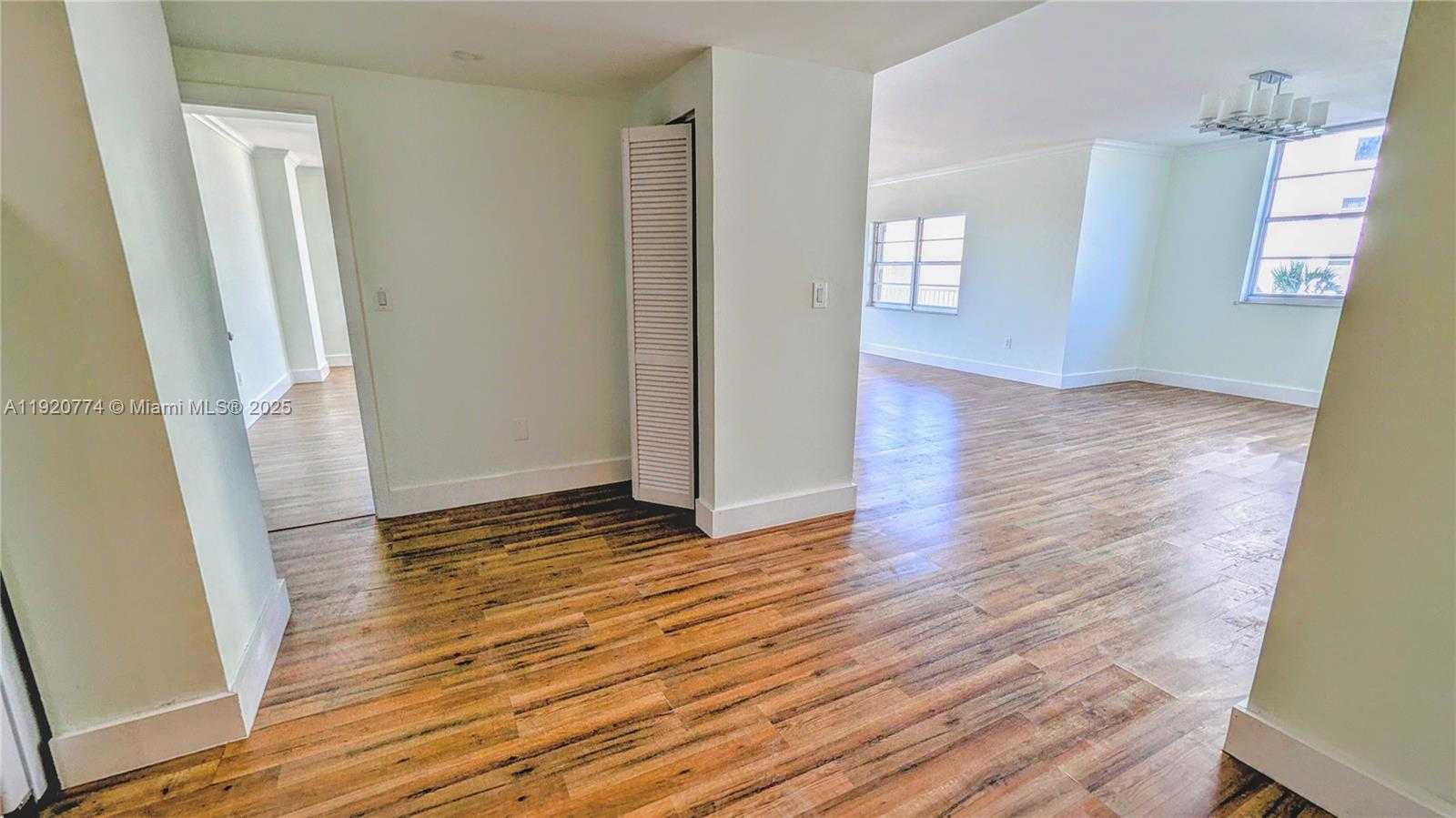 Small Image of 300 BAYVIEW DR #206, Sunny Isles Beach Number 7