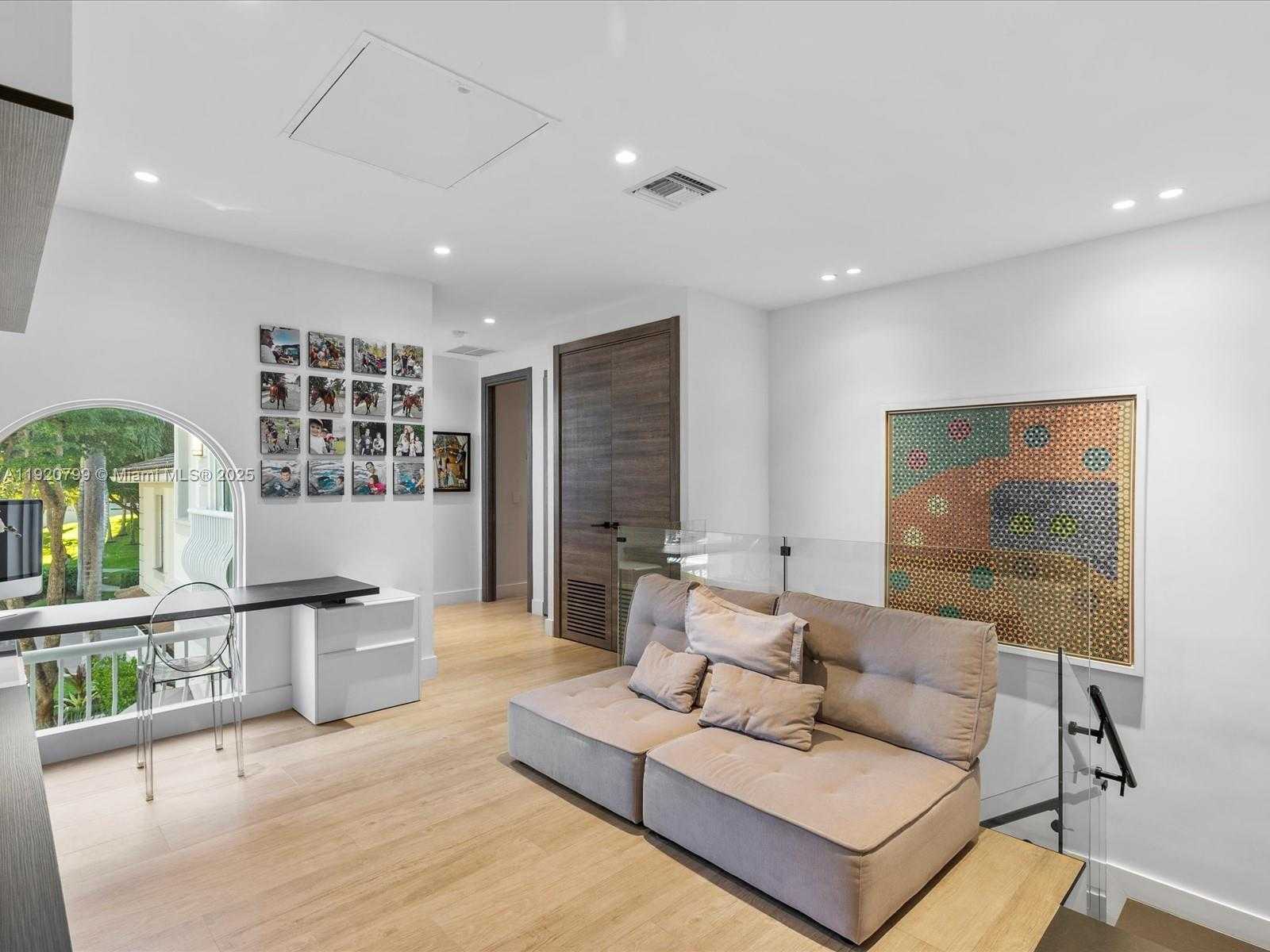 Small Image of 3753 NORTH EAST 214 ST #42, Aventura Number 27