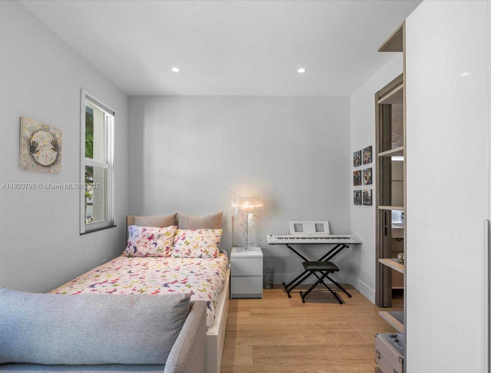 Small Image of 3753 NORTH EAST 214 ST #42, Aventura Number 30