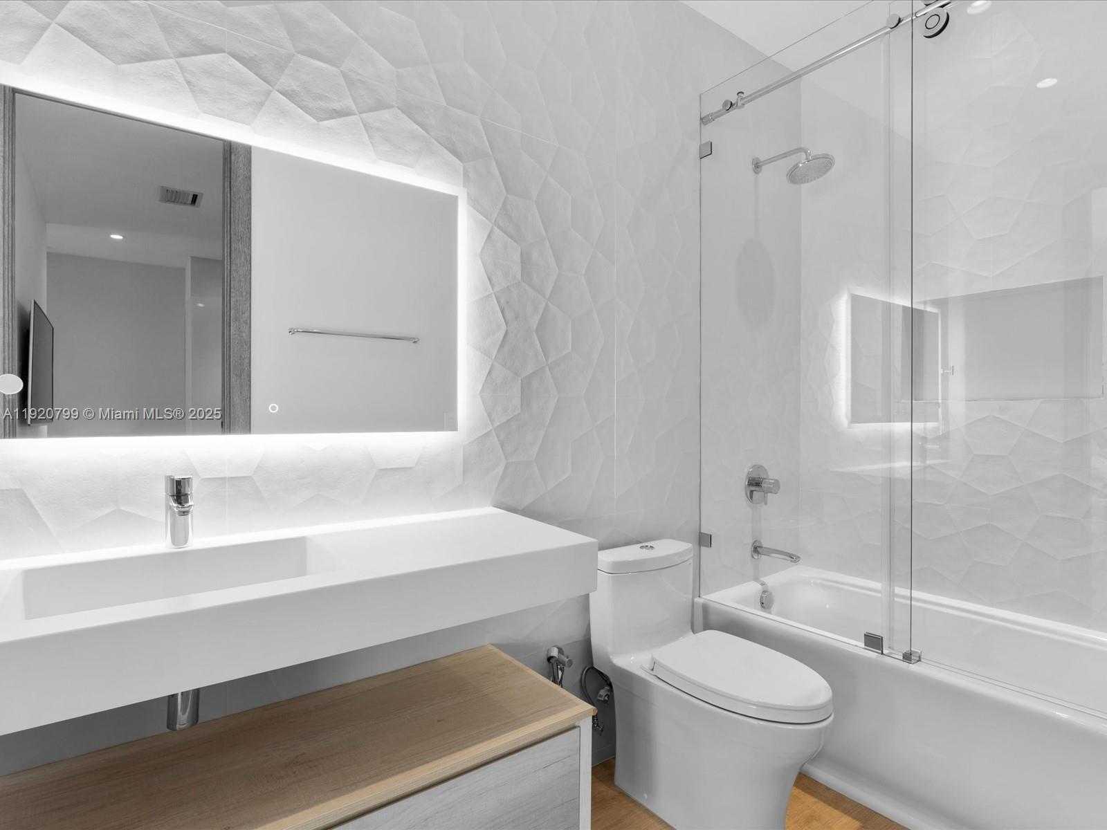 Small Image of 3753 NORTH EAST 214 ST #42, Aventura Number 31