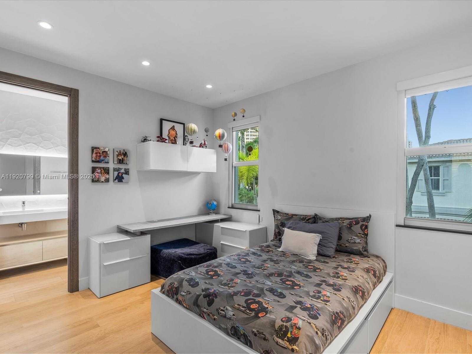 Small Image of 3753 NORTH EAST 214 ST #42, Aventura Number 32