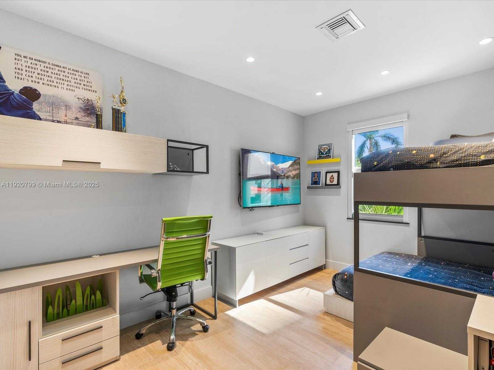 Small Image of 3753 NORTH EAST 214 ST #42, Aventura Number 36