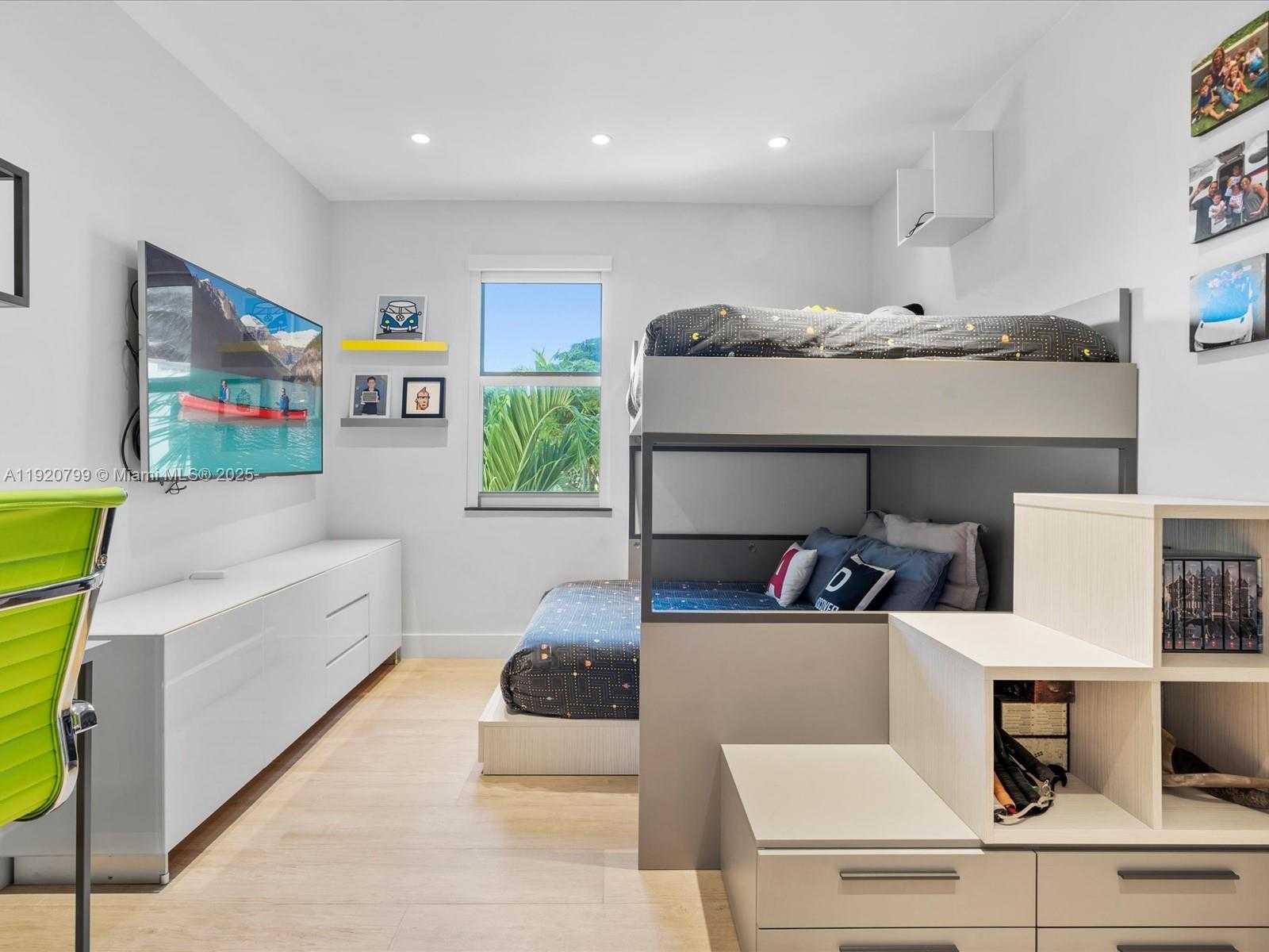 Small Image of 3753 NORTH EAST 214 ST #42, Aventura Number 37