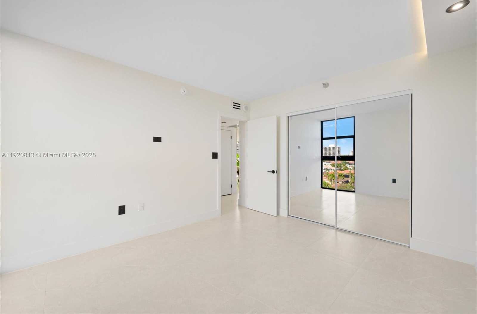 Small Image of 20505 EAST COUNTRY CLUB DR #1133, Aventura Number 12