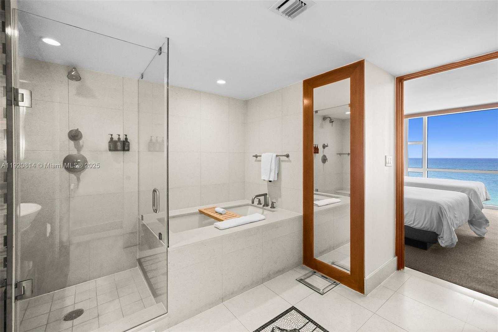 Small Image of 6801 COLLINS AVE #822(Door#) 805 (Legal#), Miami Beach Number 15