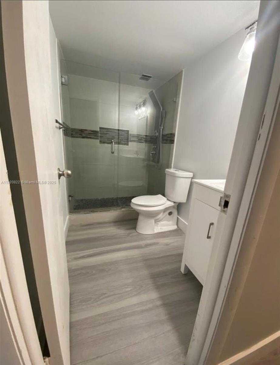 Small Image of 922 NORTH EAST 199TH ST #1D, Miami Number 12