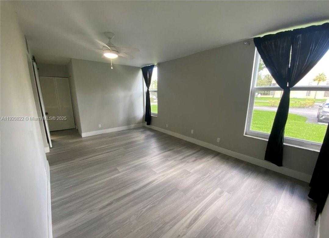 Small Image of 922 NORTH EAST 199TH ST #1D, Miami Number 16