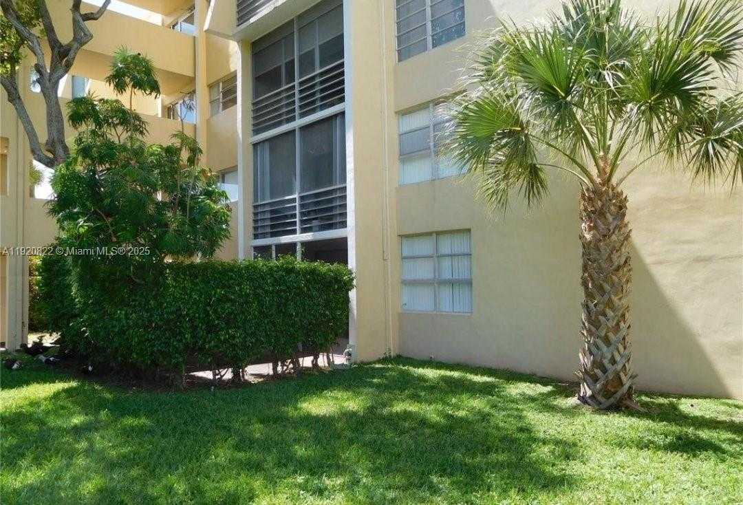 Small Image of 922 NORTH EAST 199TH ST #1D, Miami Number 2