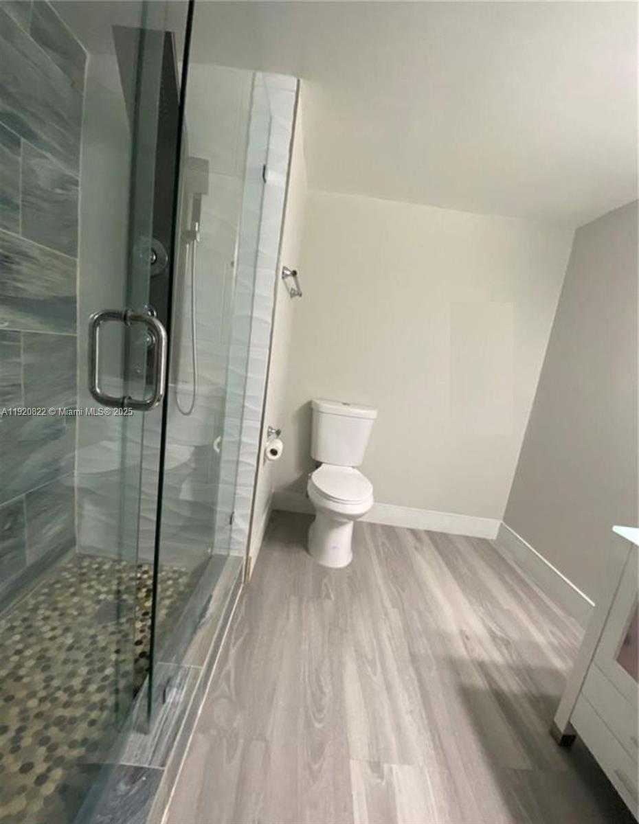 Small Image of 922 NORTH EAST 199TH ST #1D, Miami Number 20