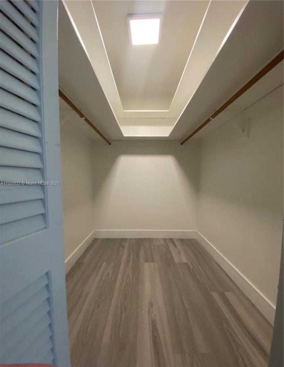 Small Image of 922 NORTH EAST 199TH ST #1D, Miami Number 22