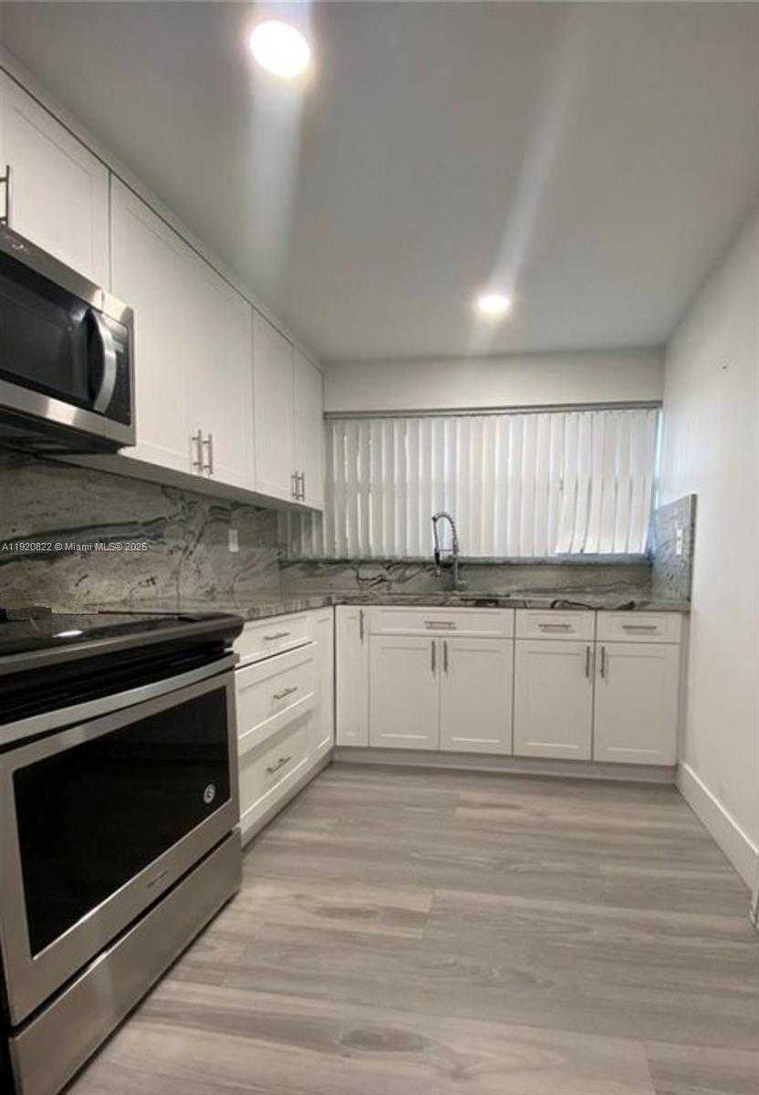 Small Image of 922 NORTH EAST 199TH ST #1D, Miami Number 23