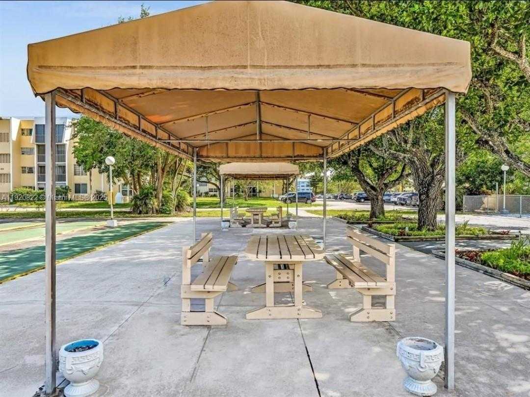 Small Image of 922 NORTH EAST 199TH ST #1D, Miami Number 6