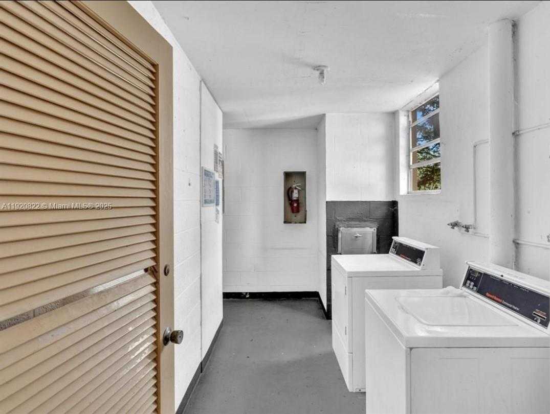 Small Image of 922 NORTH EAST 199TH ST #1D, Miami Number 8