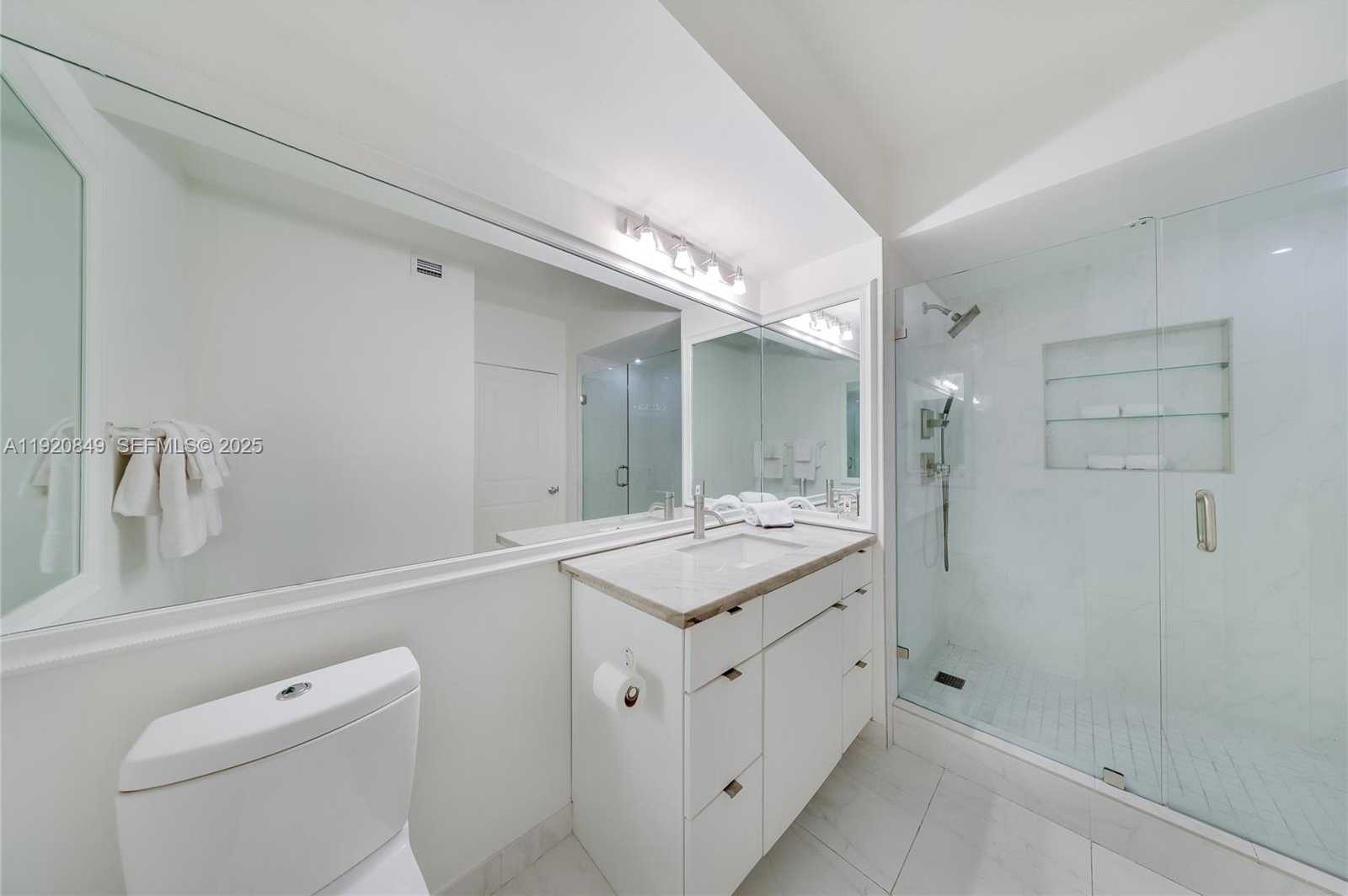 Small Image of 1330 WEST AVE #1414, Miami Beach Number 15