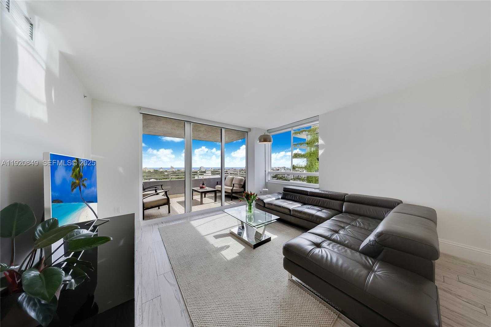 Small Image of 1330 WEST AVE #1414, Miami Beach Number 3
