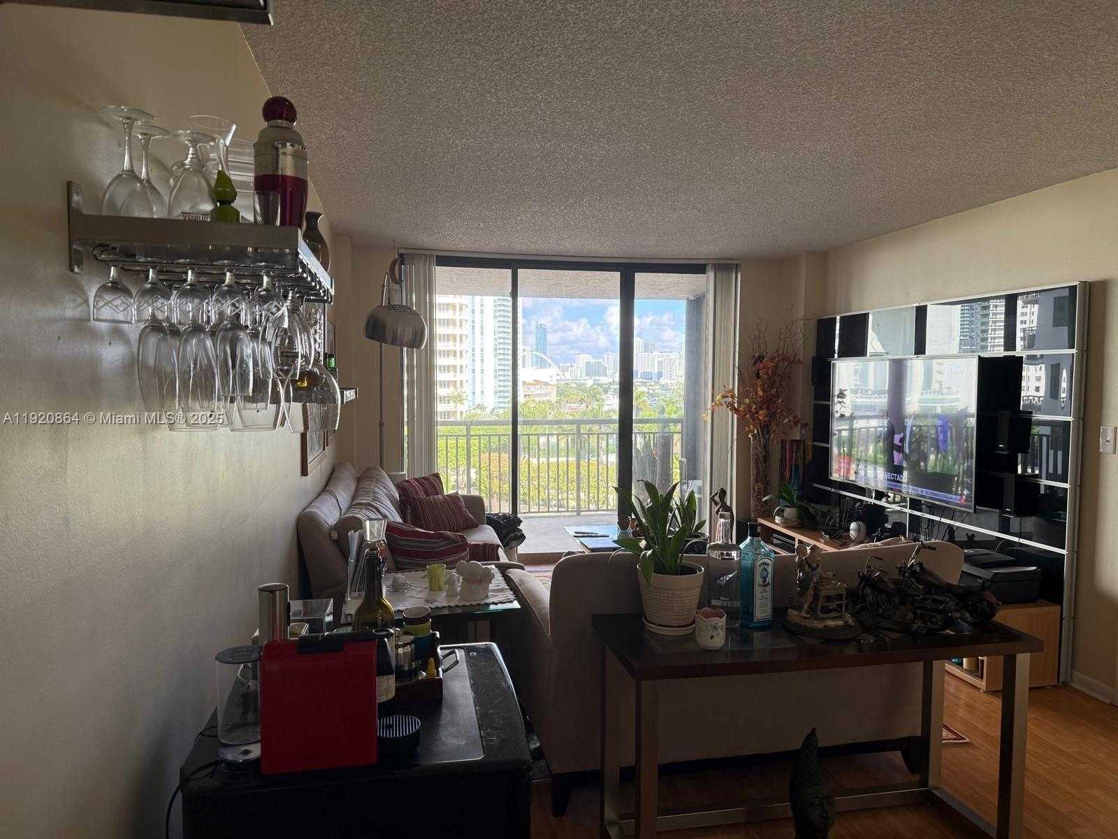 Small Image of 540 BRICKELL KEY DR #910, Miami Number 2